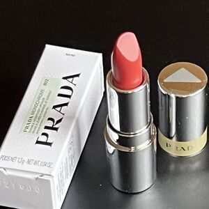 Prada Monochrome Lipstick B02